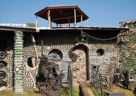 casa bottiglie riciclate