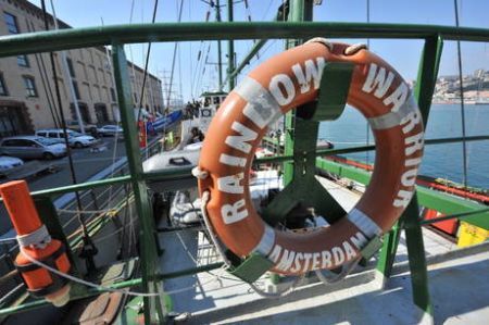 greenpeace rainbow warrior