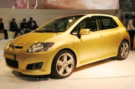 Toyota porta in Europa il primo veicolo ibrido a emissioni zero