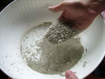plastica dalla polvere di argilla