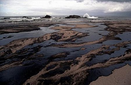 inquinamento mare mediterraneo petrolio
