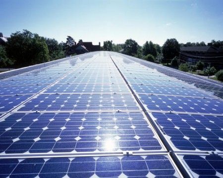 Gli investimenti nelle energie rinnovabile vicino al raddoppio