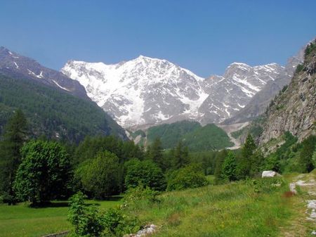 architettura sostenibile alpi strutture basso impatto ambientale