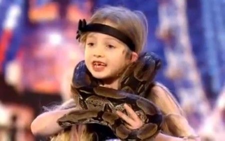 bambina-serpente bambina serpente