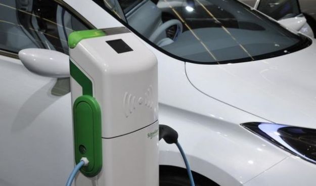 auto elettriche busto arsizio ricarica gratis