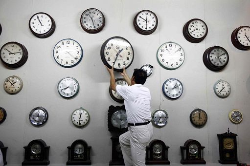 CINA: MUSEO PRIVATO DI OROLOGI ANTICHI A SHENYANG CINA: MUSEO PRIVATO DI OROLOGI ANTICHI A SHENYANG