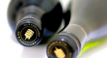 Le bottiglie biodegradabili fatte di carta per il vino