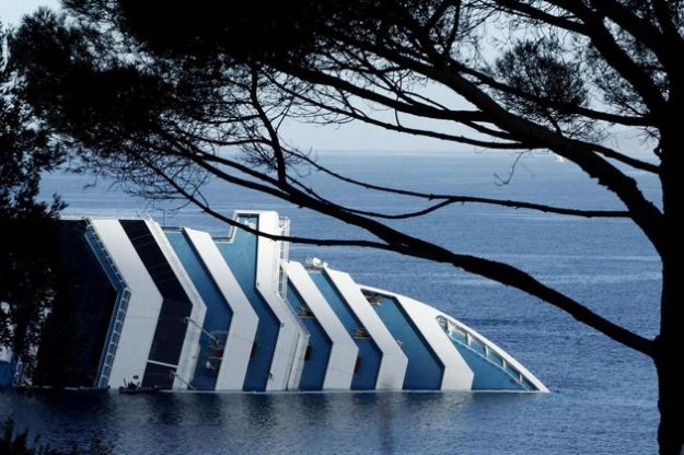 naufragio costa concordia marea nera sardegna