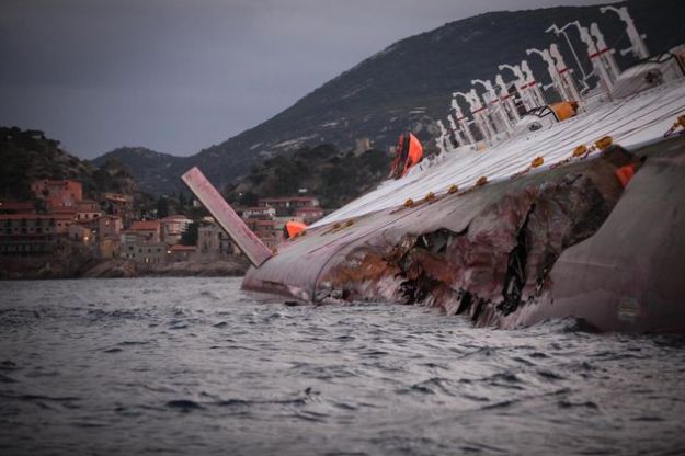 nave concordia chiazze emergenza ambientale