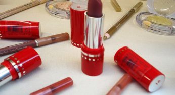 Cosmetici tossici, la guida ai più pericolosi