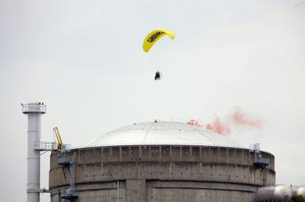 FRANCE NUCLEAR GREENPEACE