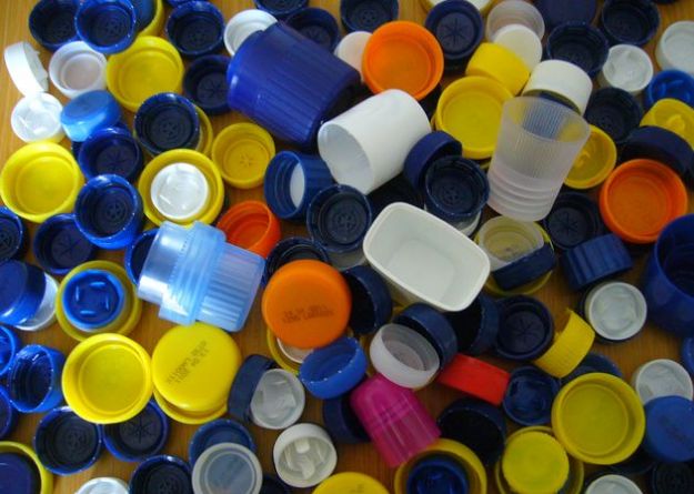 riciclo-creativo-tappi-di-plastica riciclo creativo tappi di plastica