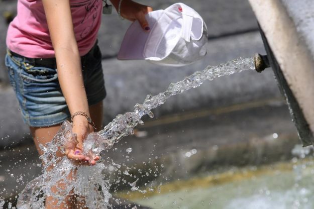Caldo intenso in Italia, temperature oltre i 35 gradi rimedi naturali contro il caldo
