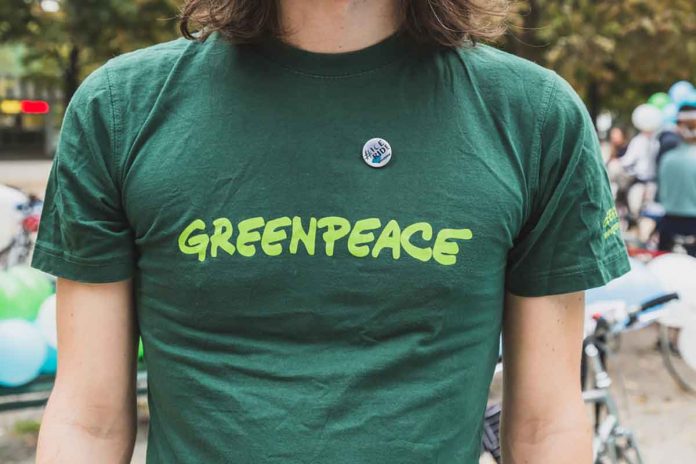 Tessuti tossici Greenpeace Tessuti tossici Greenpeace