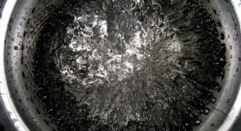 Come pulire una pentola bruciata con i rimedi naturali