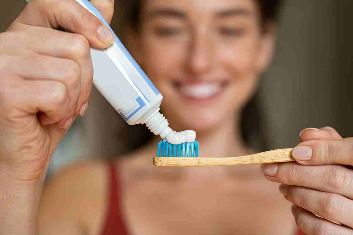 Detergente naturale combinato al dentifricio