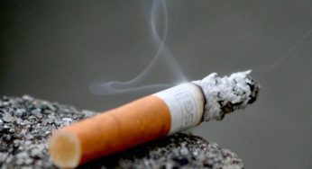 Come eliminare l'odore di fumo in casa
