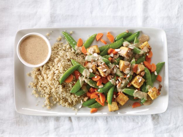 Peas, Carrots and Tempeh with Miso-Almond Sauce ricette-vegane