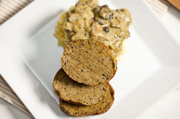 arrosto di seitan con crema ai funghi