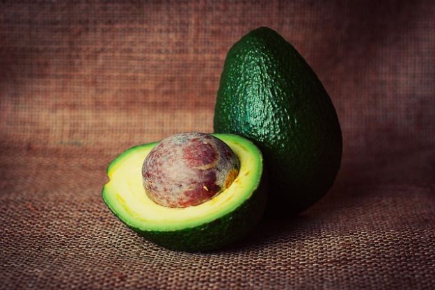 avocado tramezzini vegetariani
