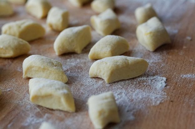 prima fase gnocchi ceci vegan pomodoro