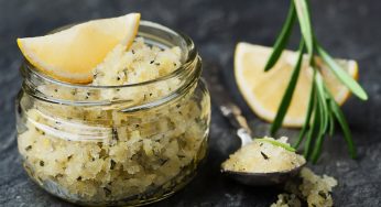 Scrub corpo fai da te: 5 ricette di bellezza naturali