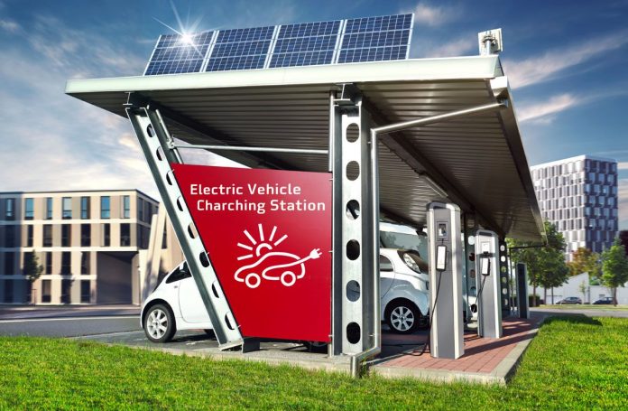 Green pea Auto elettriche alle colonnine di ricarica