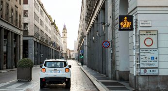 L’auto ibrida riconosce la ZTL e diventa elettrica, via libera al progetto “Turin Geofencing Lab”