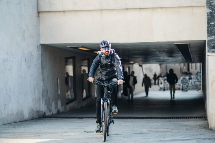 vendite bici e monopattini elettrici Boom di vendite per bici e monopattini elettrici