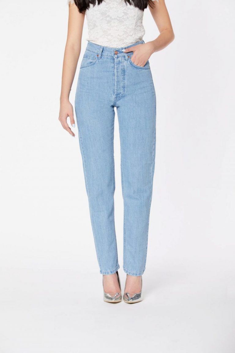 Jeans sostenibili a vita alta: i modelli green della primavera 2021