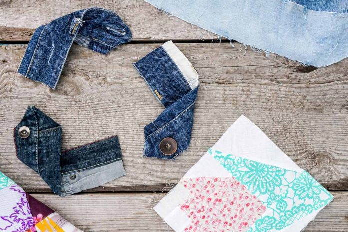 Upcycling Jeans tagliati per upcycling