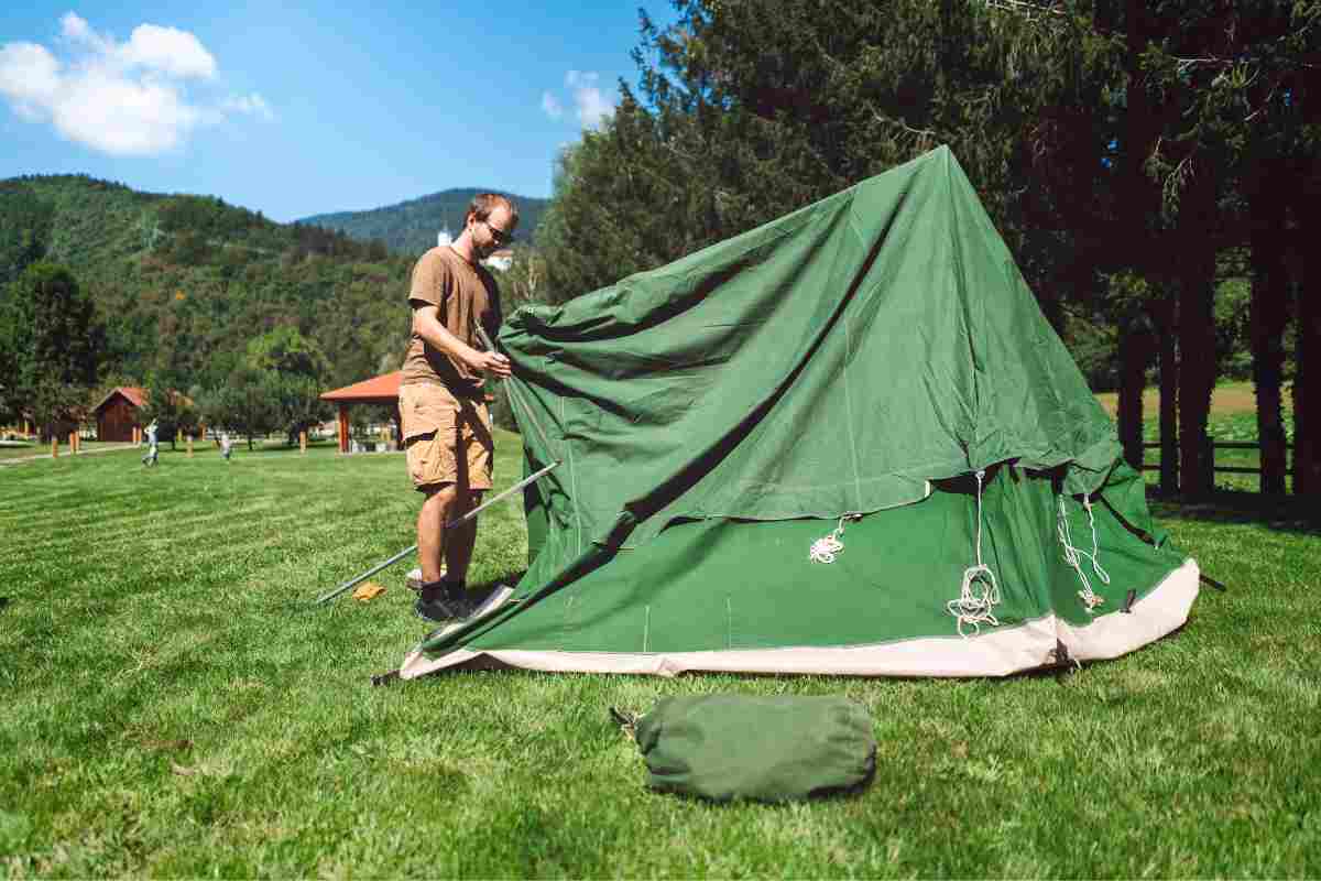 Come si fa a montare una tenda da campeggio