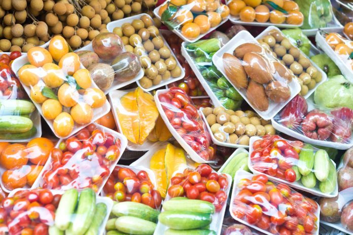 Plastic tax Italia Imballaggi di plastica per frutta e verdura