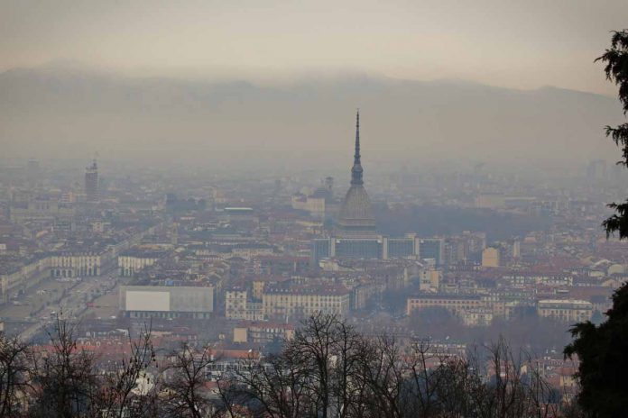 Torino, la città più inquinata d'Italia Torino, città più inquinata