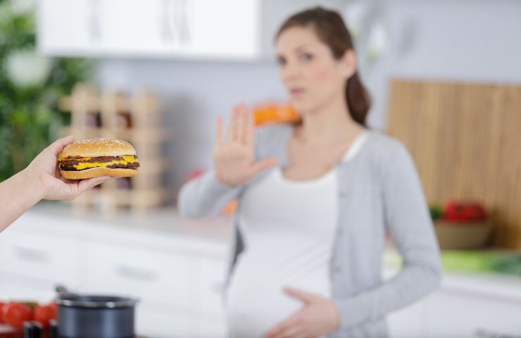 cosa mangiare donna incinta pressione bassa
