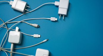 Dove si gettano i caricabatterie dello smartphone?