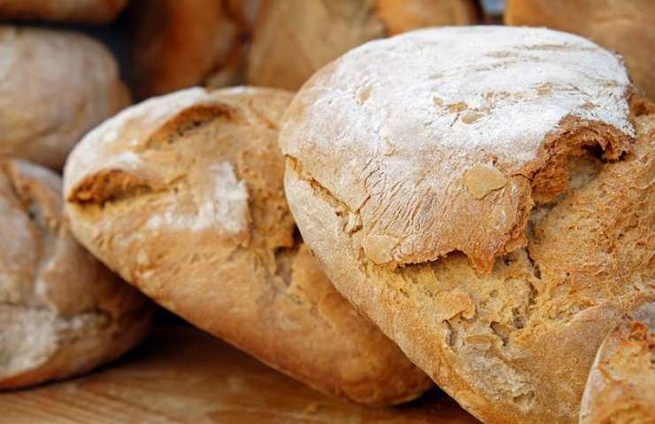 verità pane pasta carboidrati fanno ingrassare orario 