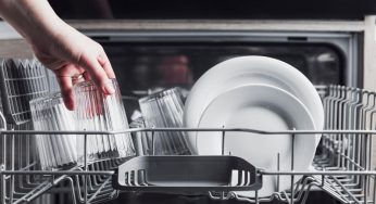 Lavastoviglie, giorni e orari: quando accenderla per risparmiare