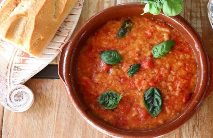 come preparare la pappa al pomodoro con il pane raffermo