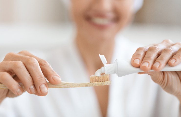 qual è l'errore più comune sull'utilizzo del dentifricio? 