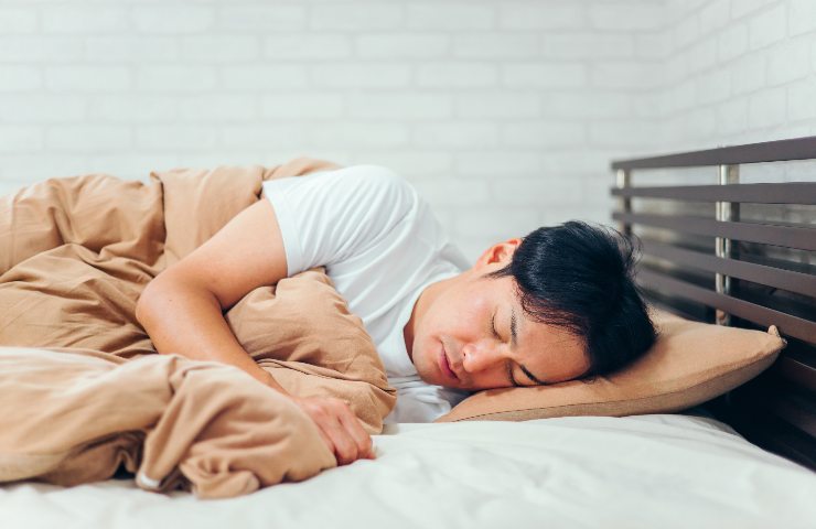 dormire posizioni corrette motivo