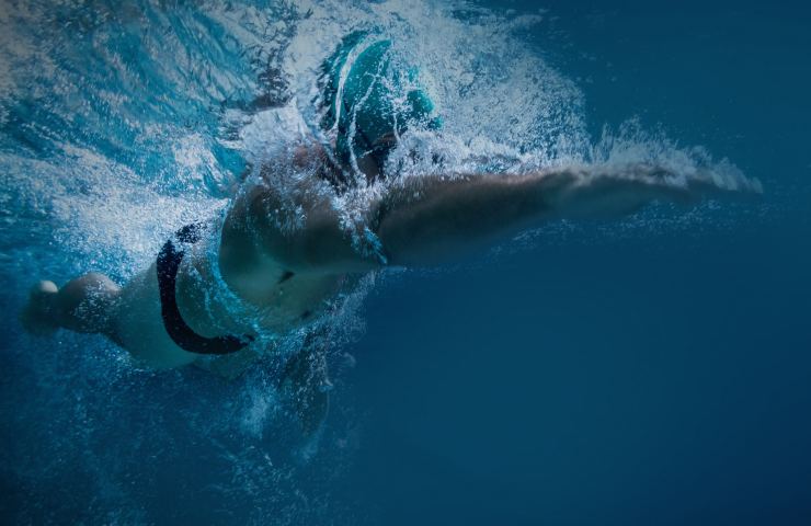 conseguenza acqua piscina sui capelli