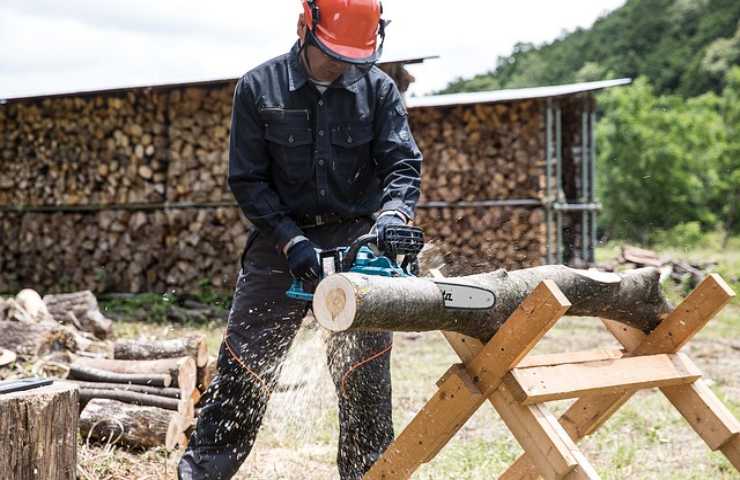 motivo per cui le motoseghe elettriche sono migliori