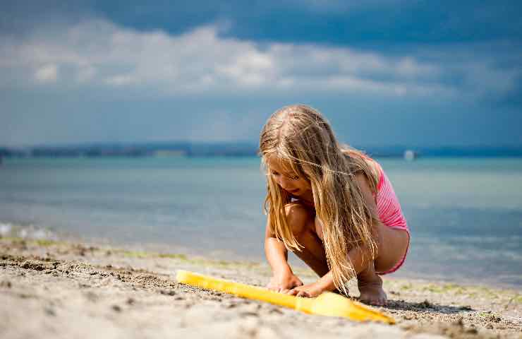 bambini retino spiaggia