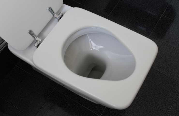 risparmiare acqua wc