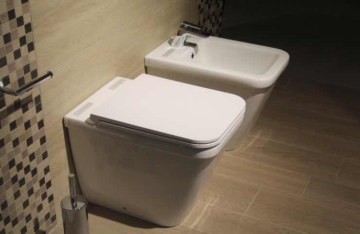 risparmiare acqua wc