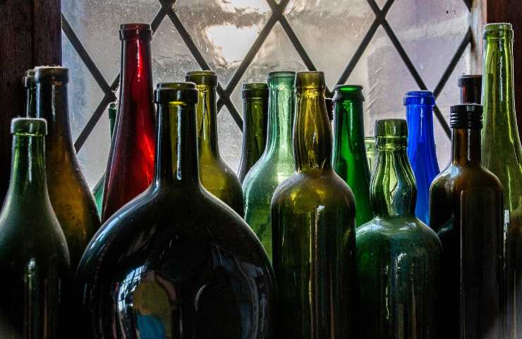 come riciclare le bottiglie di vetro