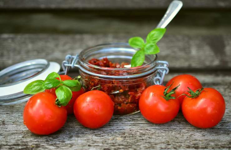 Pomodori secchi sott'olio: la ricetta