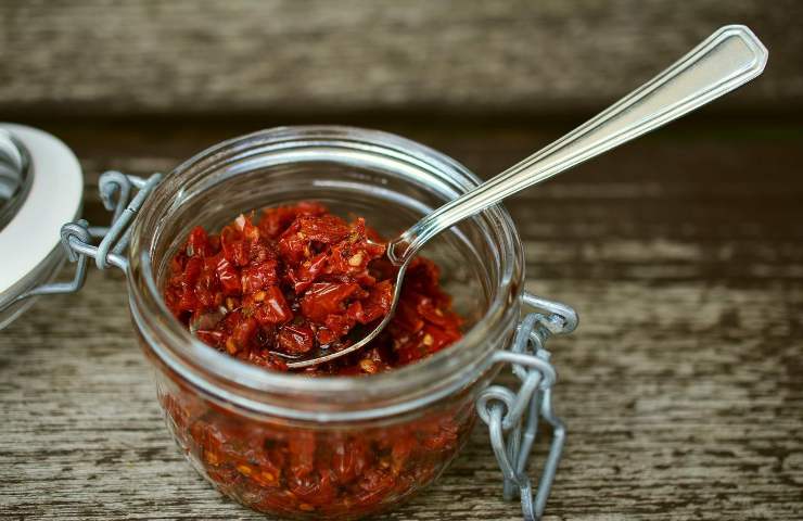 Pomodori secchi sott'olio: la ricetta