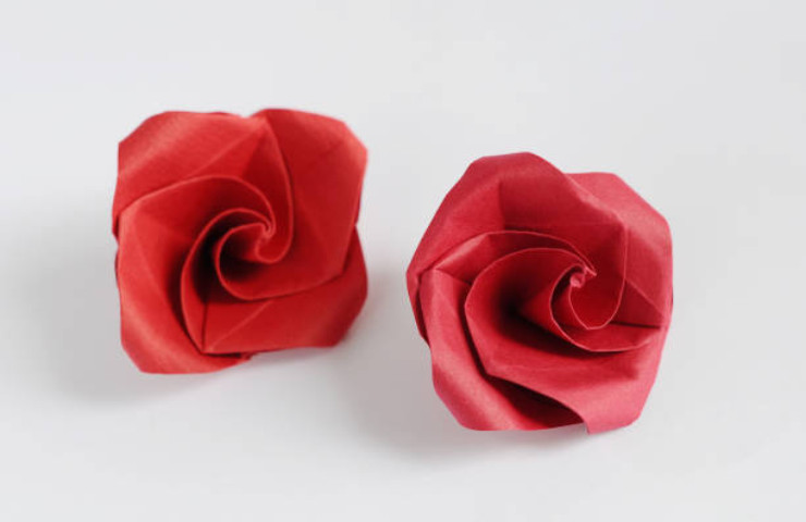 realiazzare origami di rose